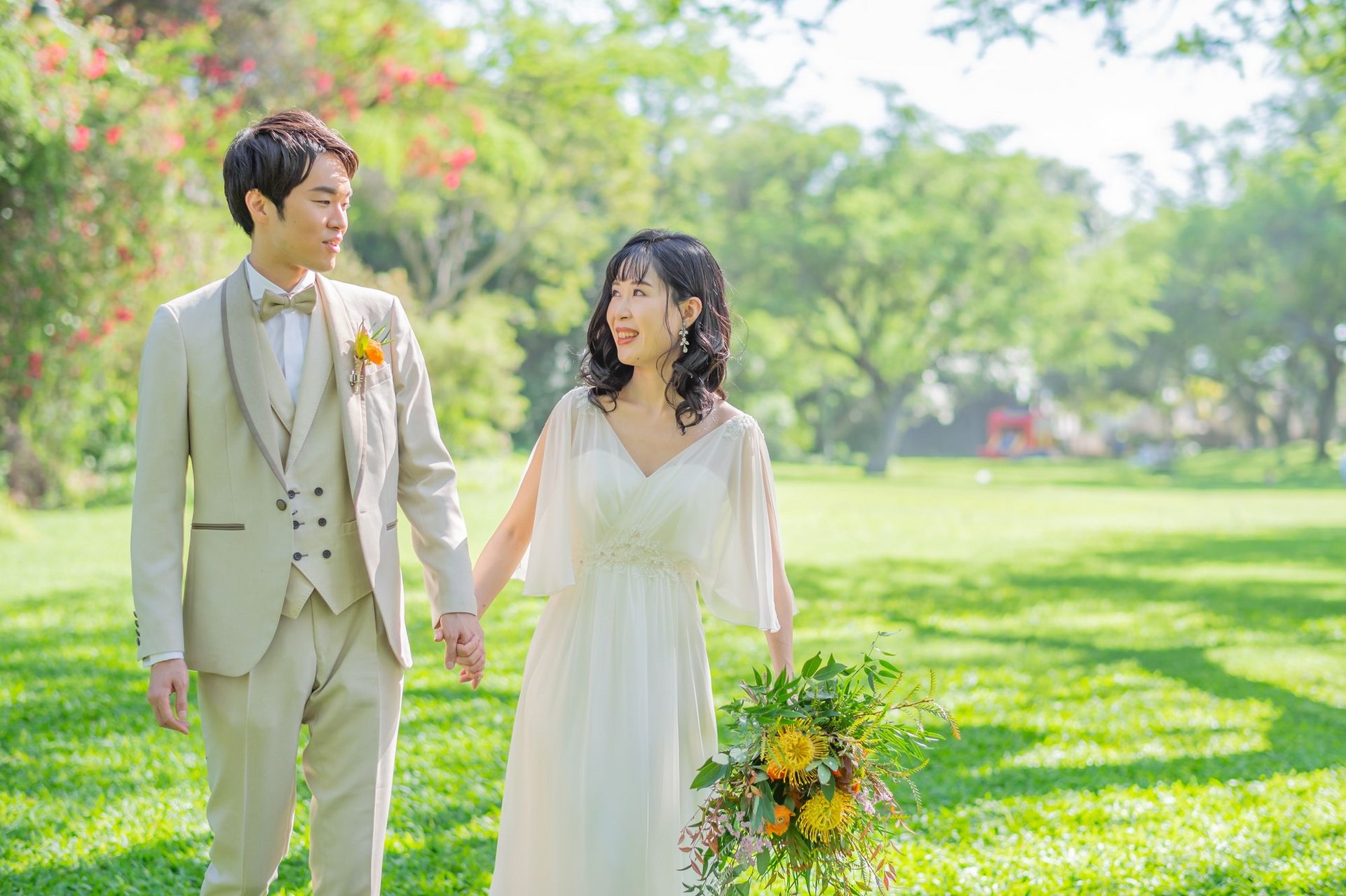 ドイリー1133❤️春の薔薇の楽園と蝶々のドイリー✨大判47㎝ ドイリー1133❤️春の薔薇の楽園と蝶々のドイリー✨大判47