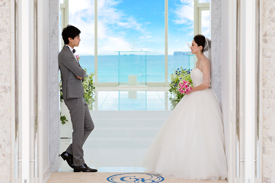 沖縄ウエディングフォト 海の見えるチャペル ビーチフォト グラン ブルーチャペル カヌチャベイ